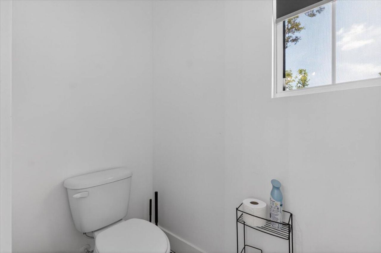 140 Argosy Drive Photo 41