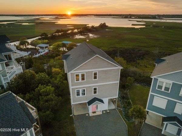 331 Oceanaire Lane , Surf City, NC 28445