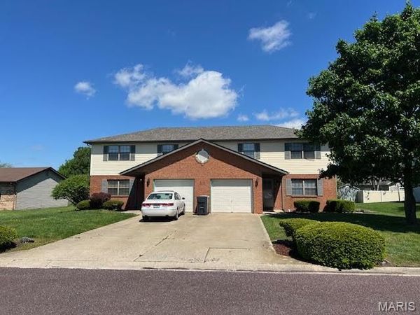261 Aaron Court , Mascoutah, IL 62258