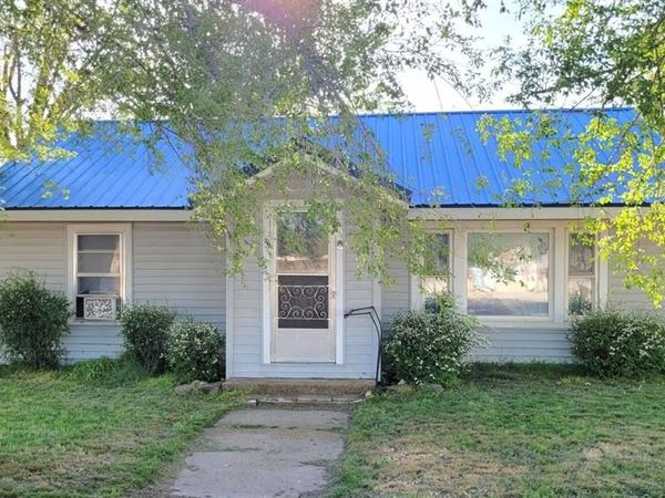 314 N Drake Street , Bernie, MO 63822