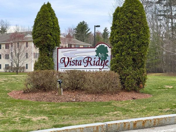 4 Crestview Circle, Unit 97, Londonderry, NH 03053