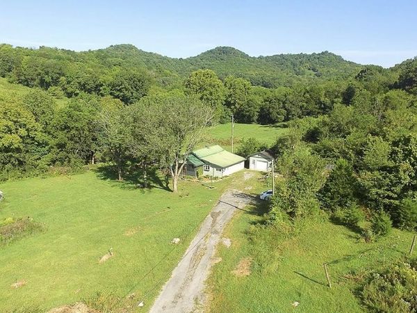 483 Tubbs St, Liberty, TN 37095
