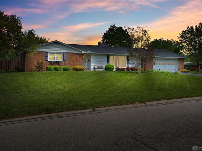 379 Hiatt Avenue, Wilmington, OH 45177 Photo 2