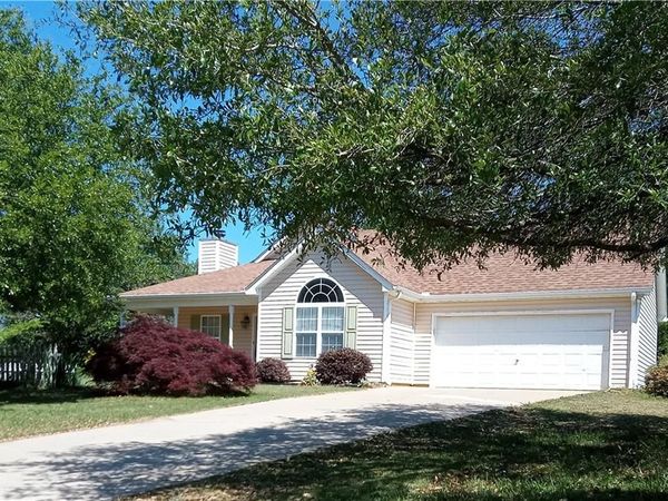 1109 Larkspur Drive , Locust Grove, GA 30248