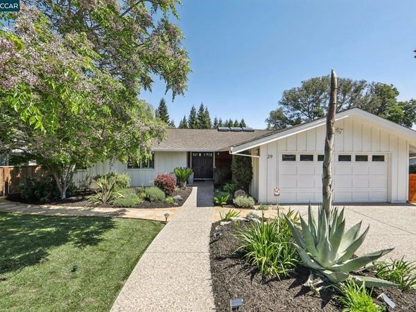 29 Winslow Pl, Moraga, CA 94556