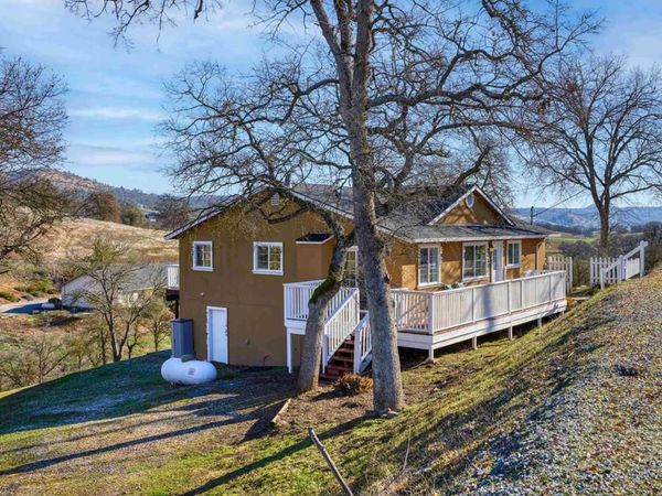 1152 Acorn St, Copperopolis, CA 95228