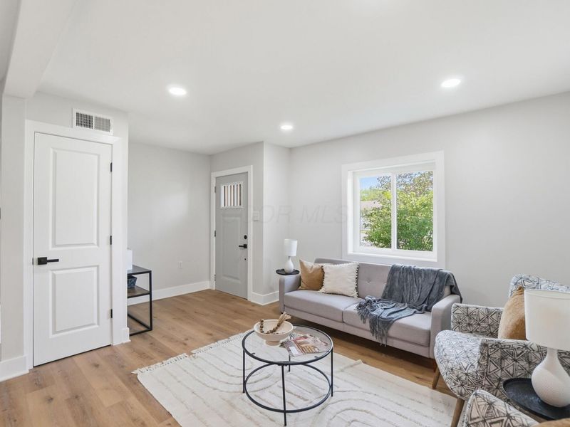 2433 Lindsay Road, Obetz, OH 43207 Photo 7