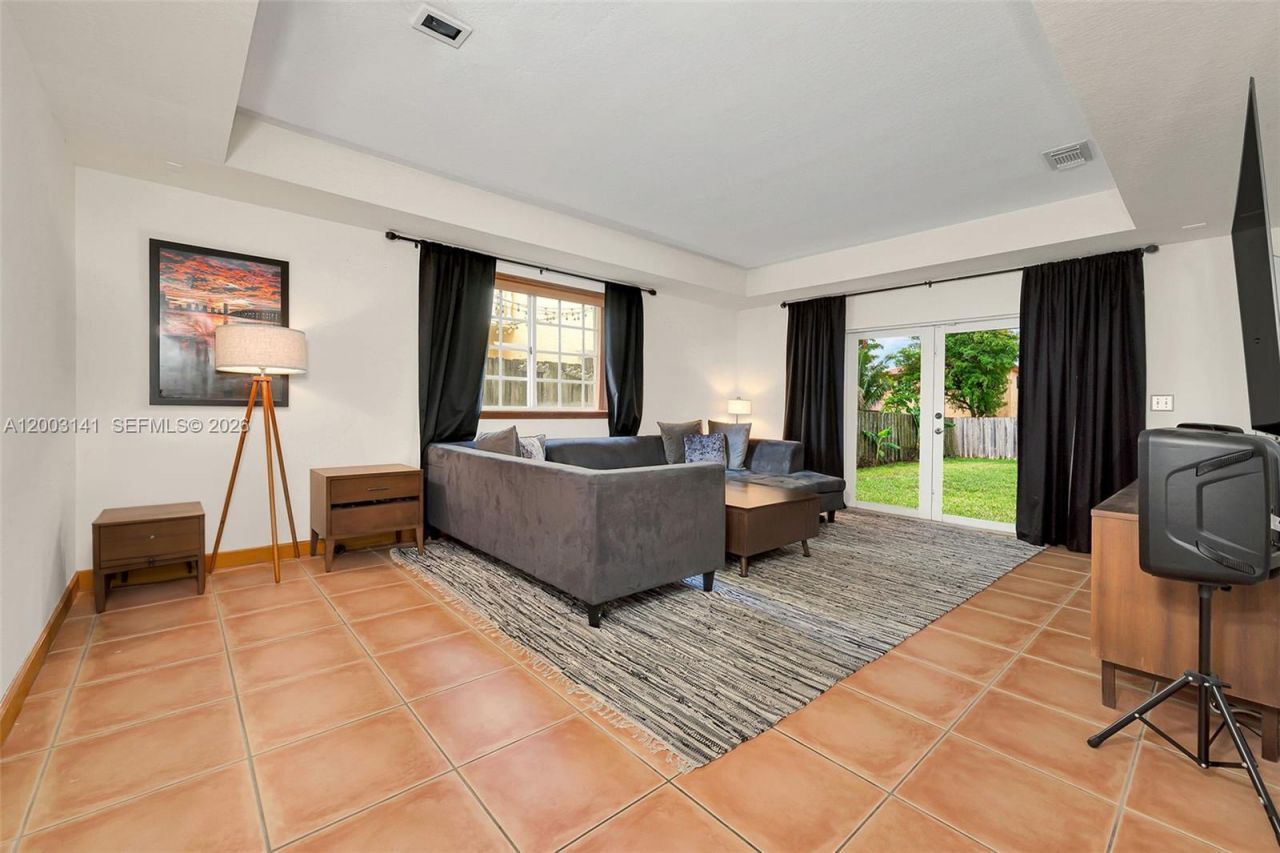 1350 NE 42nd Ave, Homestead, FL 33033 Photo