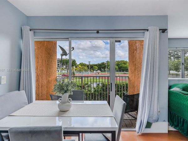 6255 Kendale Lakes Cir, Unit 218, Miami, FL 33183