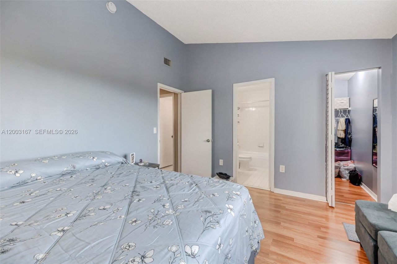 6255 Kendale Lakes Cir, Unit 218, Miami, FL 33183 Photo