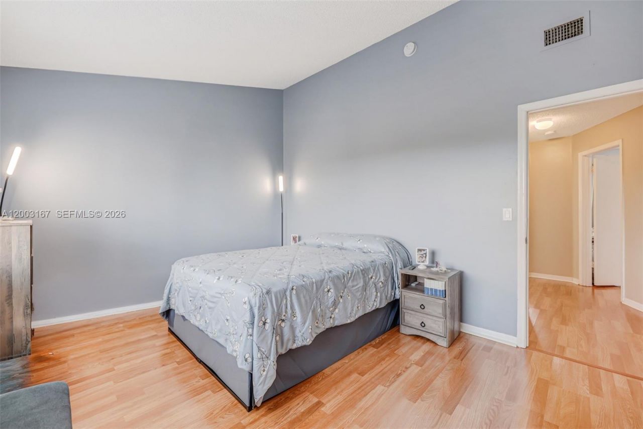 6255 Kendale Lakes Cir, Unit 218, Miami, FL 33183 Photo