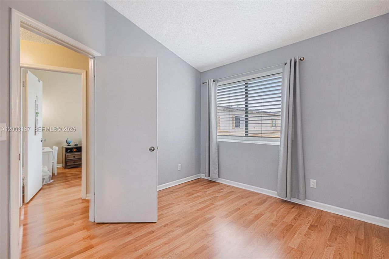 6255 Kendale Lakes Cir, Unit 218, Miami, FL 33183 Photo