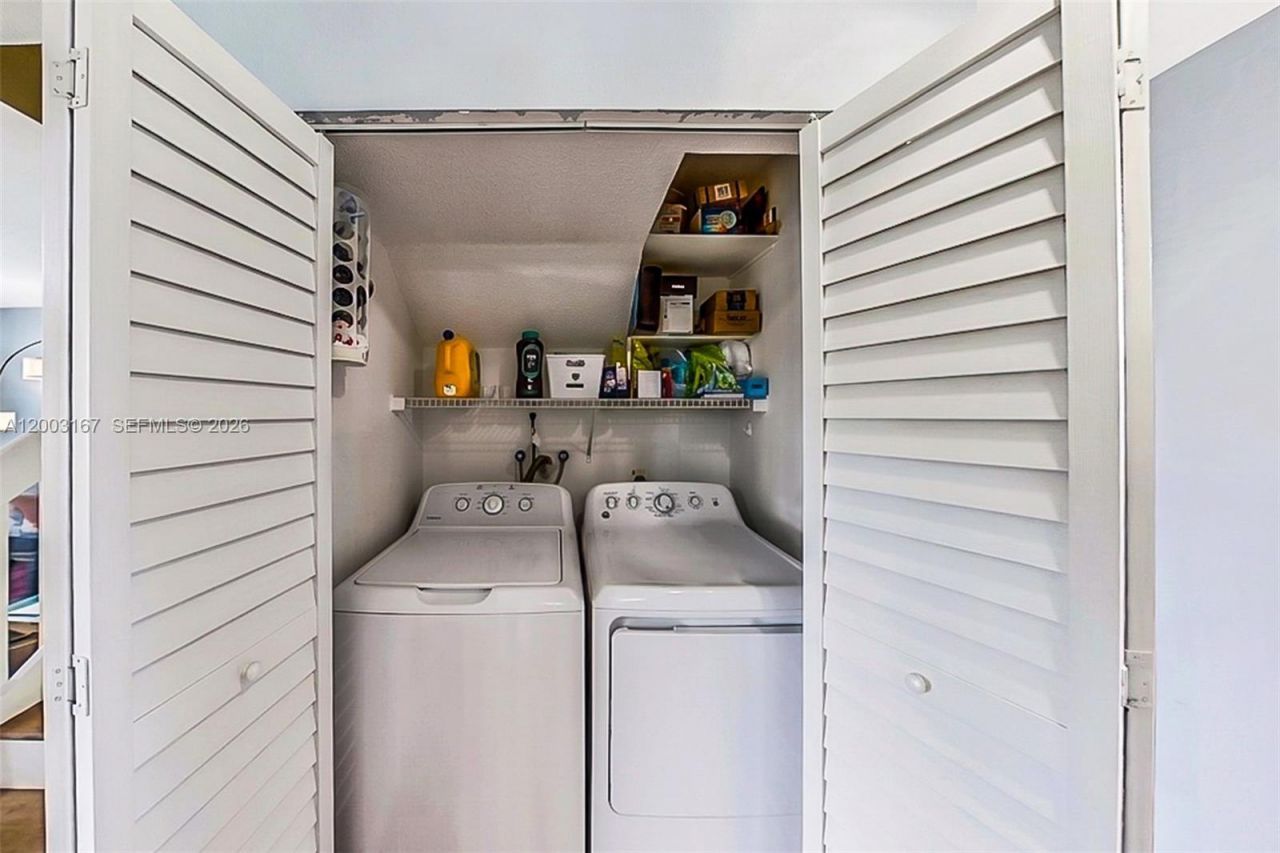 6255 Kendale Lakes Cir, Unit 218, Miami, FL 33183 Photo