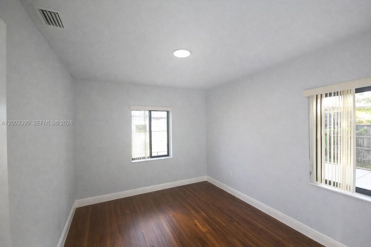 1610 NW 31st Ave , Miami, FL 33125 Photo