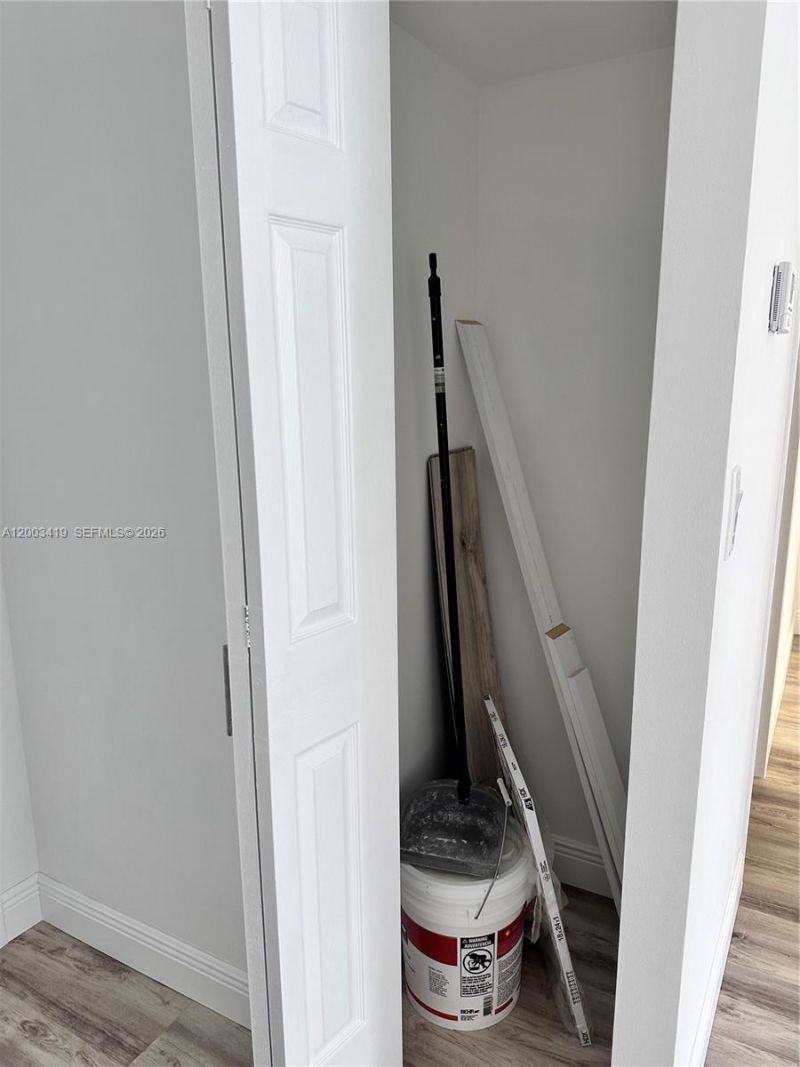 800 Parkview Dr , Unit 522, Hallandale Beach, FL 33009 Photo