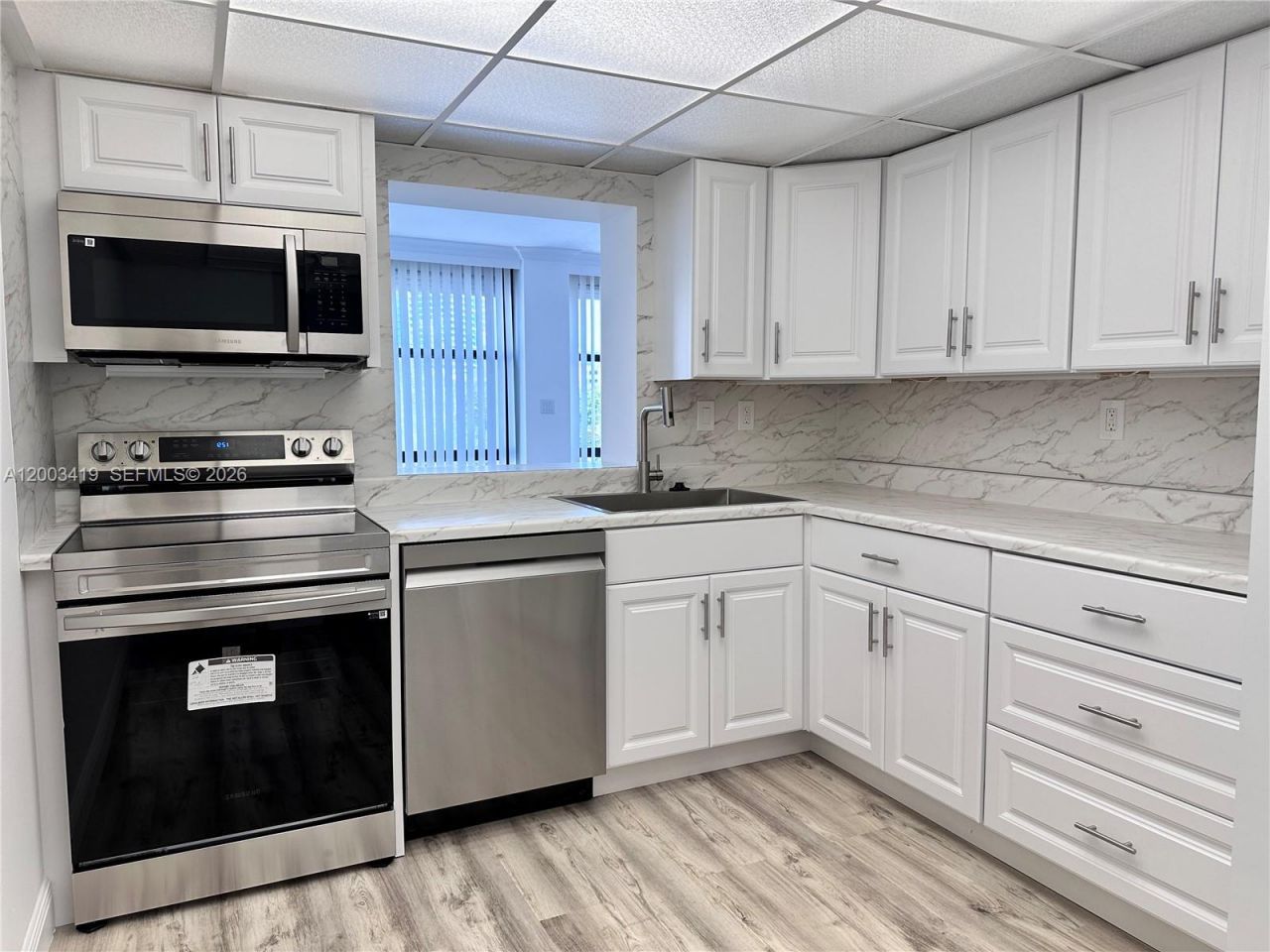 800 Parkview Dr , Unit 522, Hallandale Beach, FL 33009 Photo