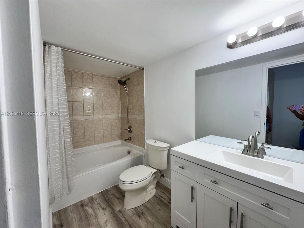 800 Parkview Dr , Unit 522, Hallandale Beach, FL 33009 Photo