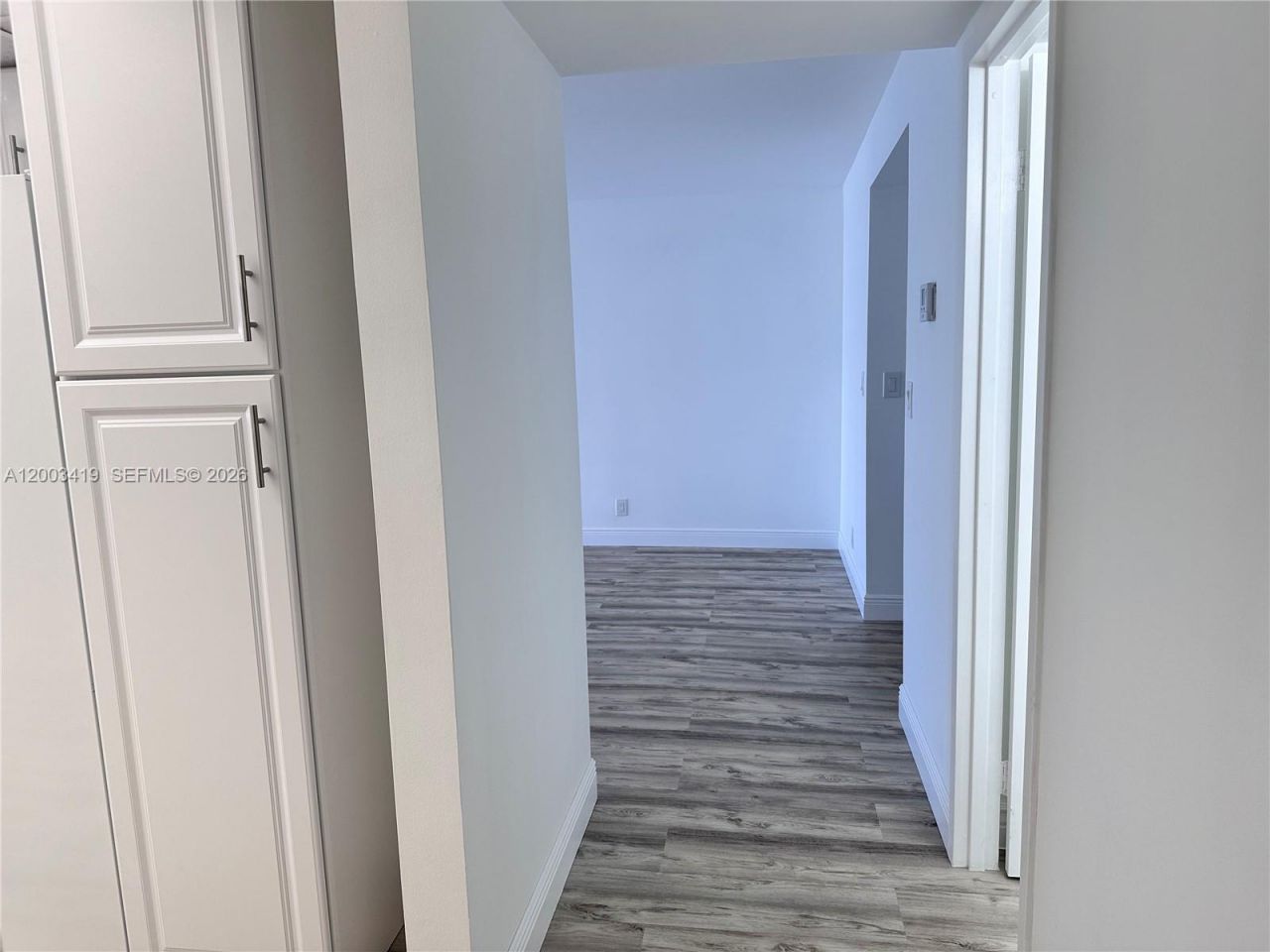 800 Parkview Dr , Unit 522, Hallandale Beach, FL 33009 Photo