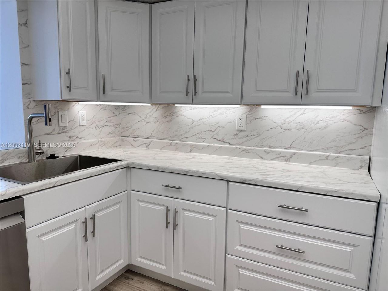 800 Parkview Dr , Unit 522, Hallandale Beach, FL 33009 Photo