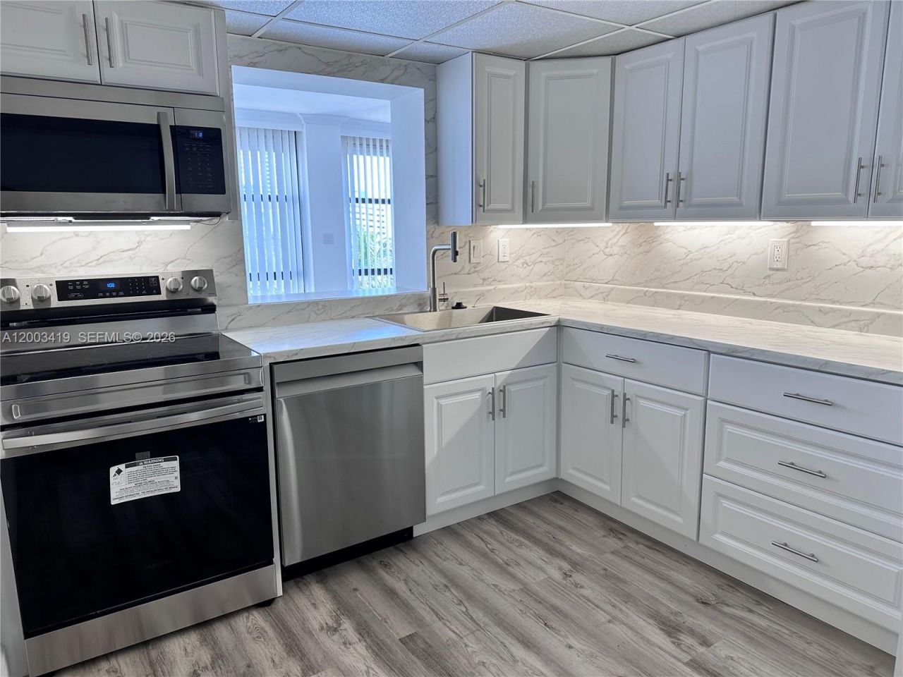 800 Parkview Dr , Unit 522, Hallandale Beach, FL 33009 Photo