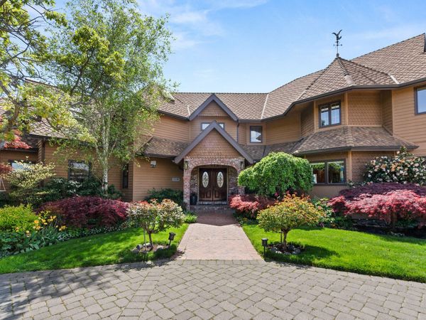 808 Pompadour Drive, Ashland, OR 97520