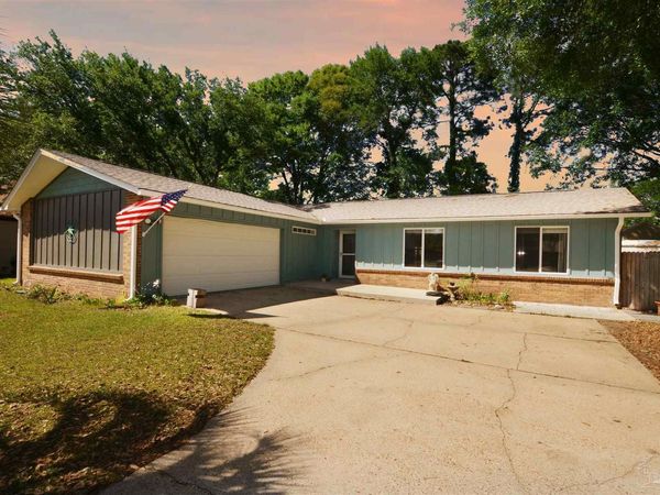 2558 Amberjack Ct, Pensacola, FL 32526