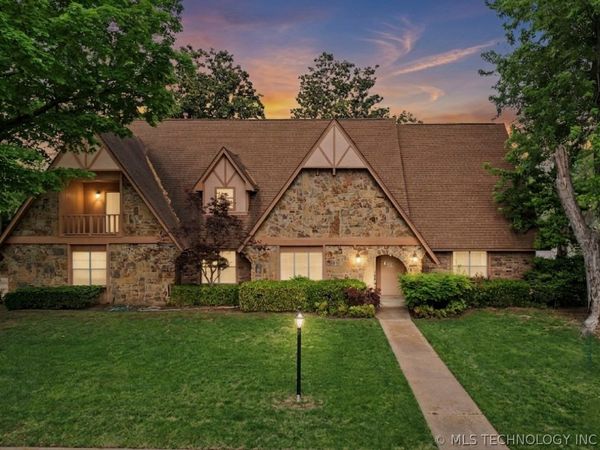 5706 S Columbia Place , Tulsa, OK 74105