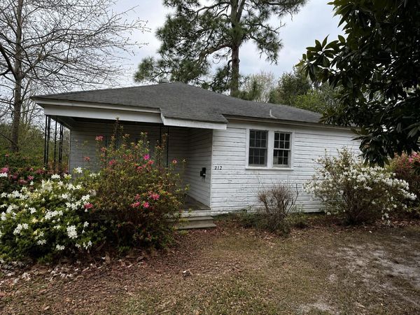 912 Dennis, Leesville, LA 71446