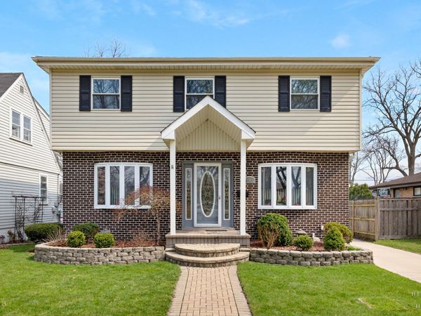 9041 Major Avenue , Morton Grove, IL 60053