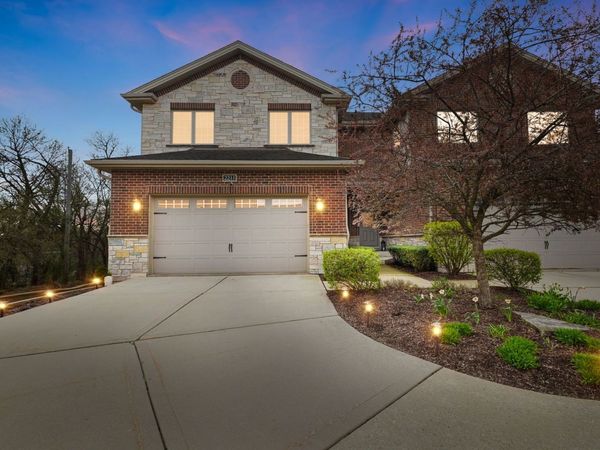 2211 Maple Hill Court , Downers Grove, IL 60515