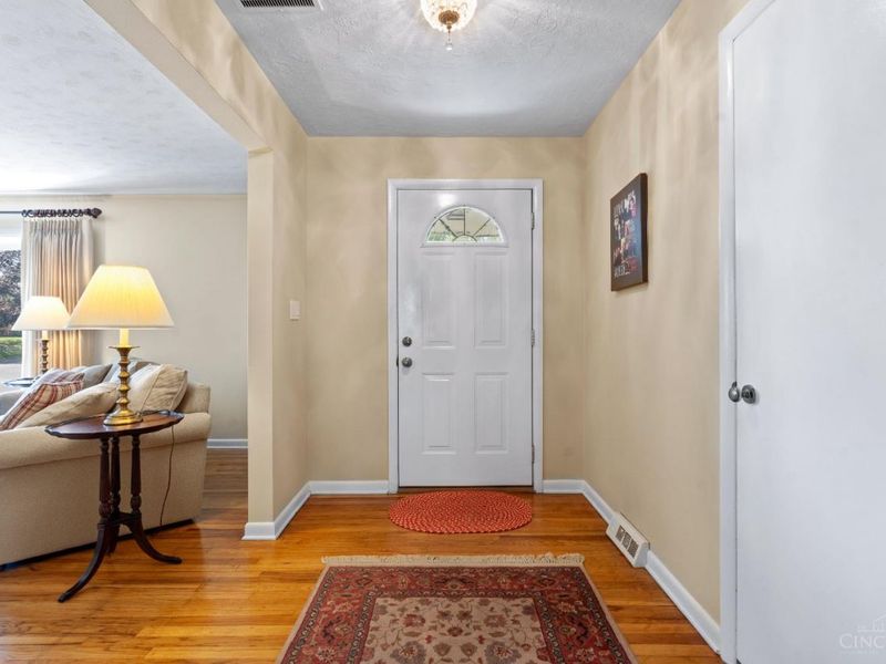 379 Hiatt Avenue, Wilmington, OH 45177 Photo 7