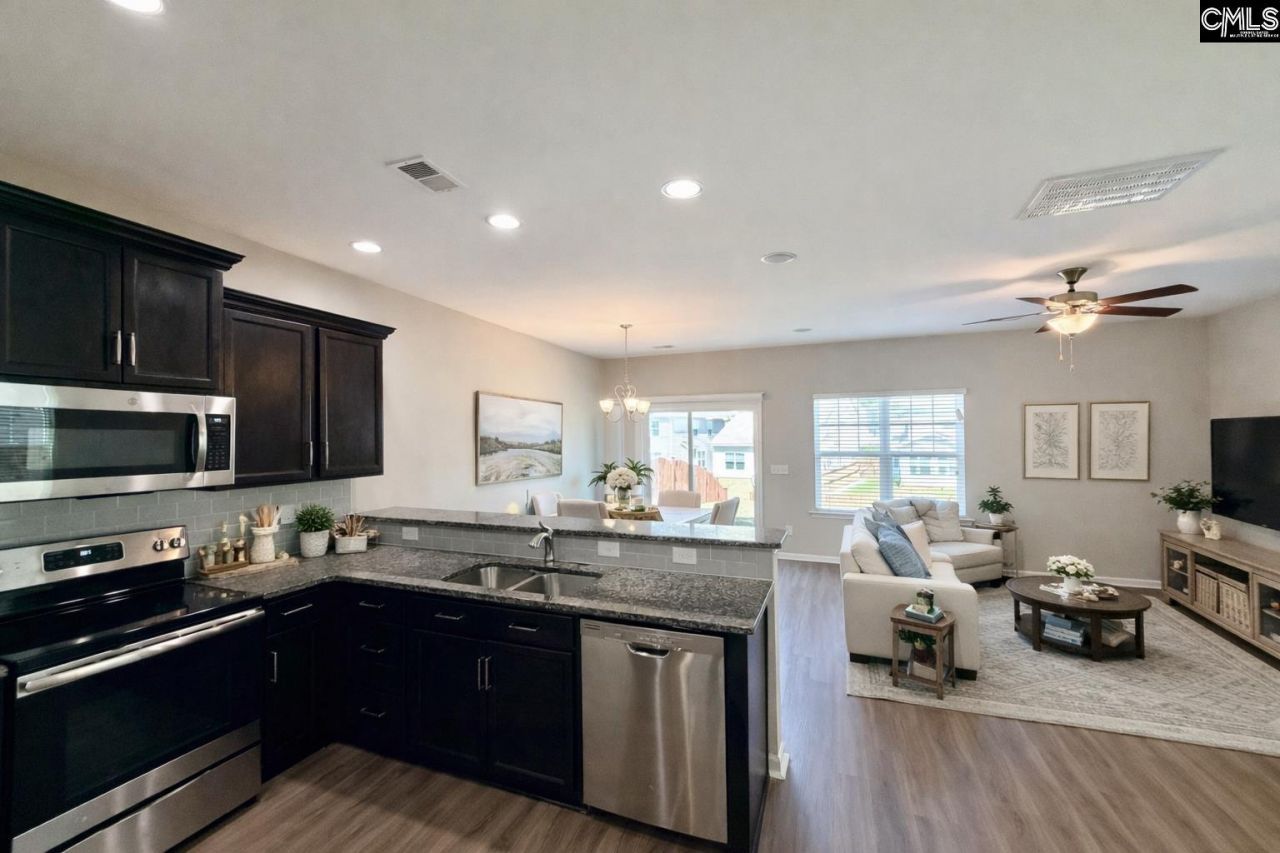 1123 Bergenfield Lane Photo 4