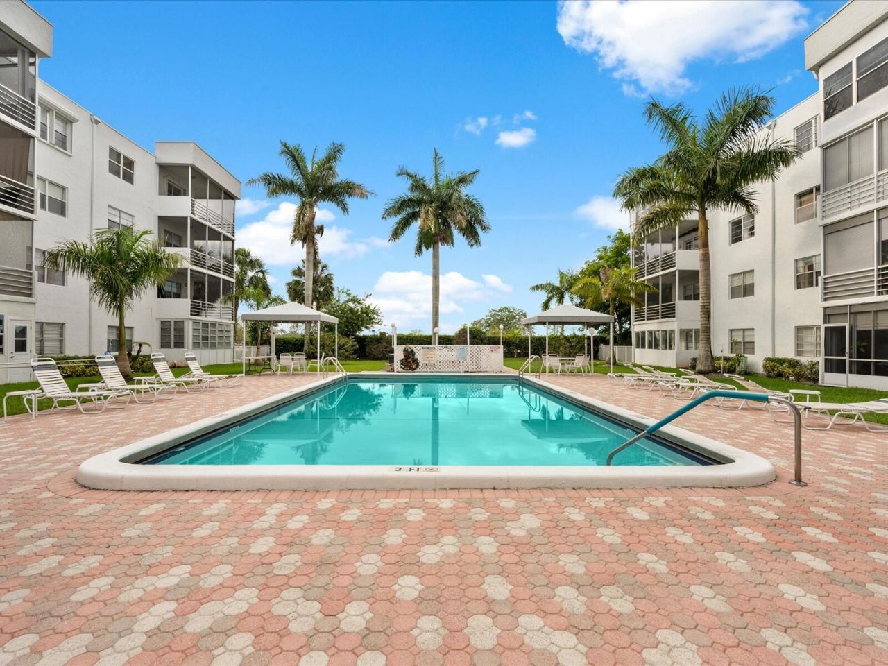 2998 Sunrise Lakes Drive E, Unit 110, Sunrise, FL 33322 Photo