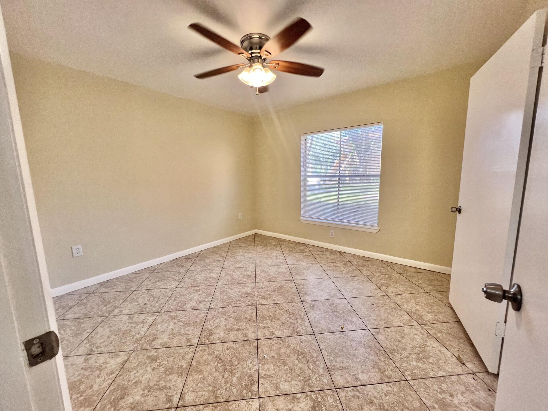 4855 Via Palm Lakes, Unit 911, West Palm Beach, FL 33417 Photo
