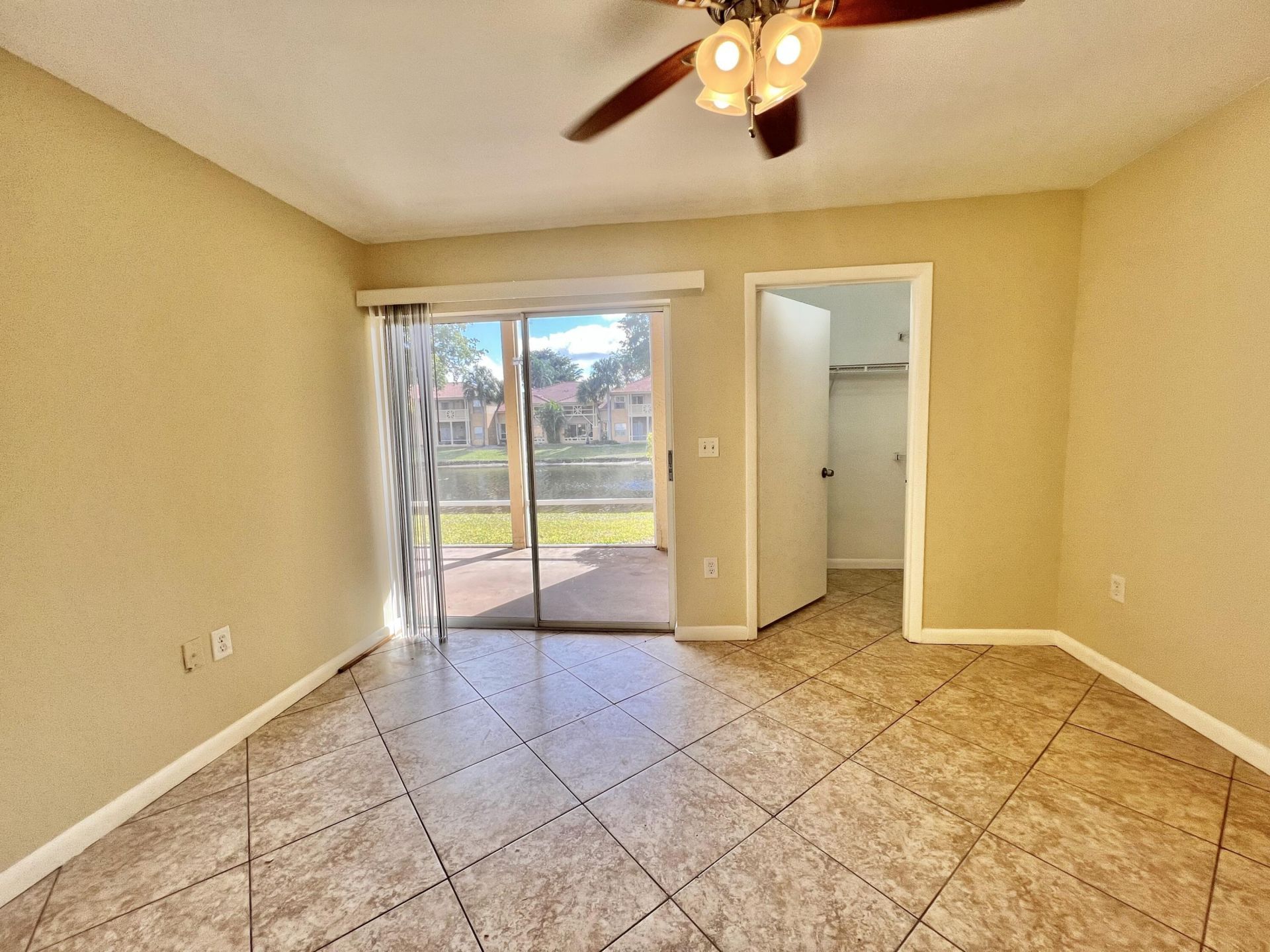 4855 Via Palm Lakes, Unit 911, West Palm Beach, FL 33417 Photo