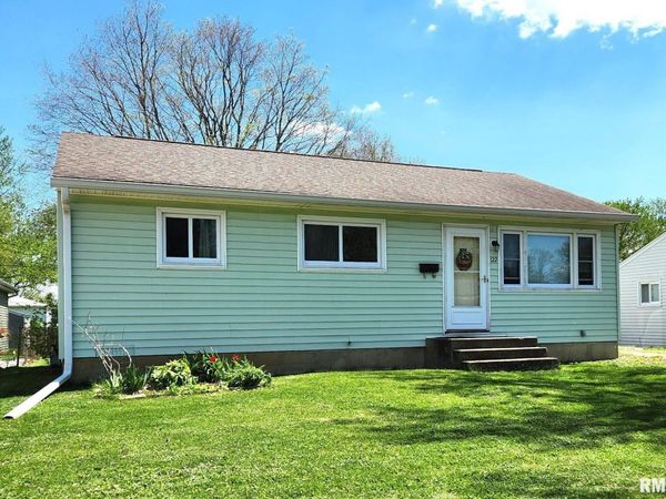 122 Debruler Drive, Lincoln, IL 62656