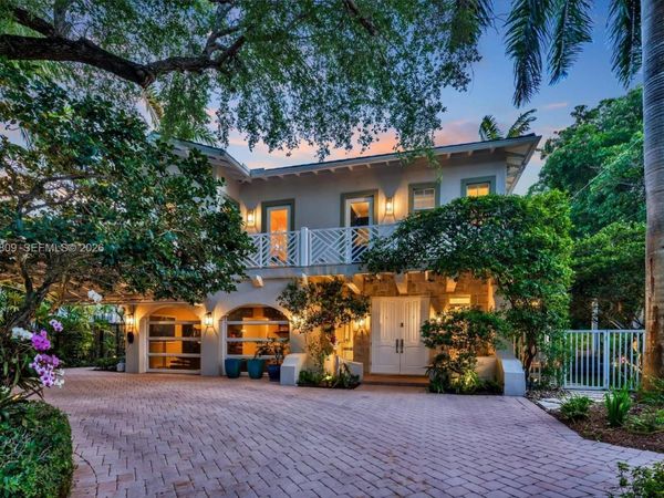 4090 Barbarossa Ave , Miami, FL 33133