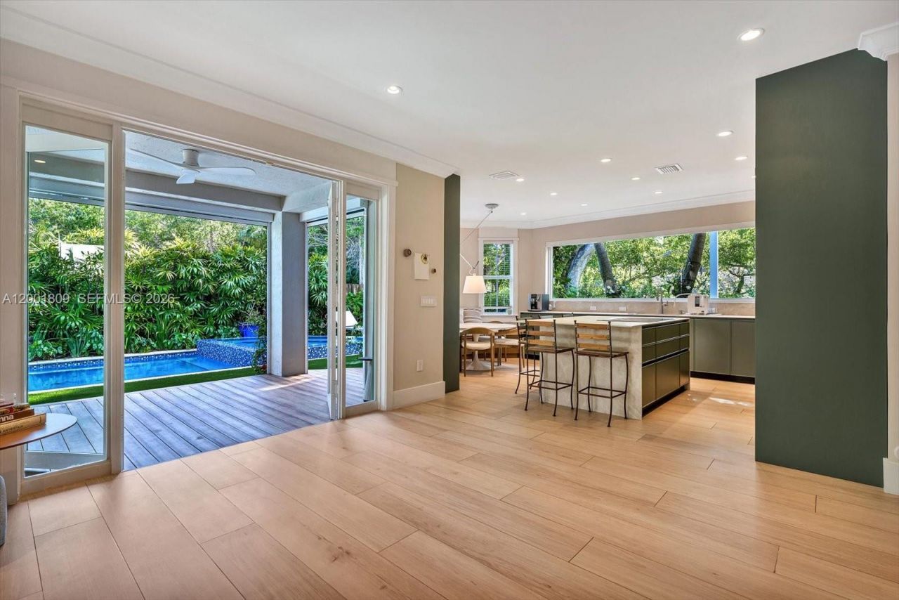 4090 Barbarossa Ave , Miami, FL 33133 Photo