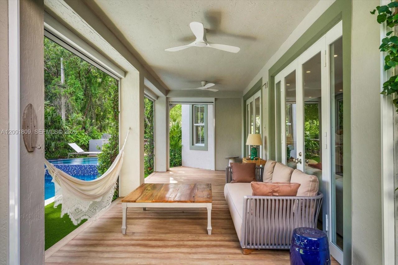 4090 Barbarossa Ave , Miami, FL 33133 Photo