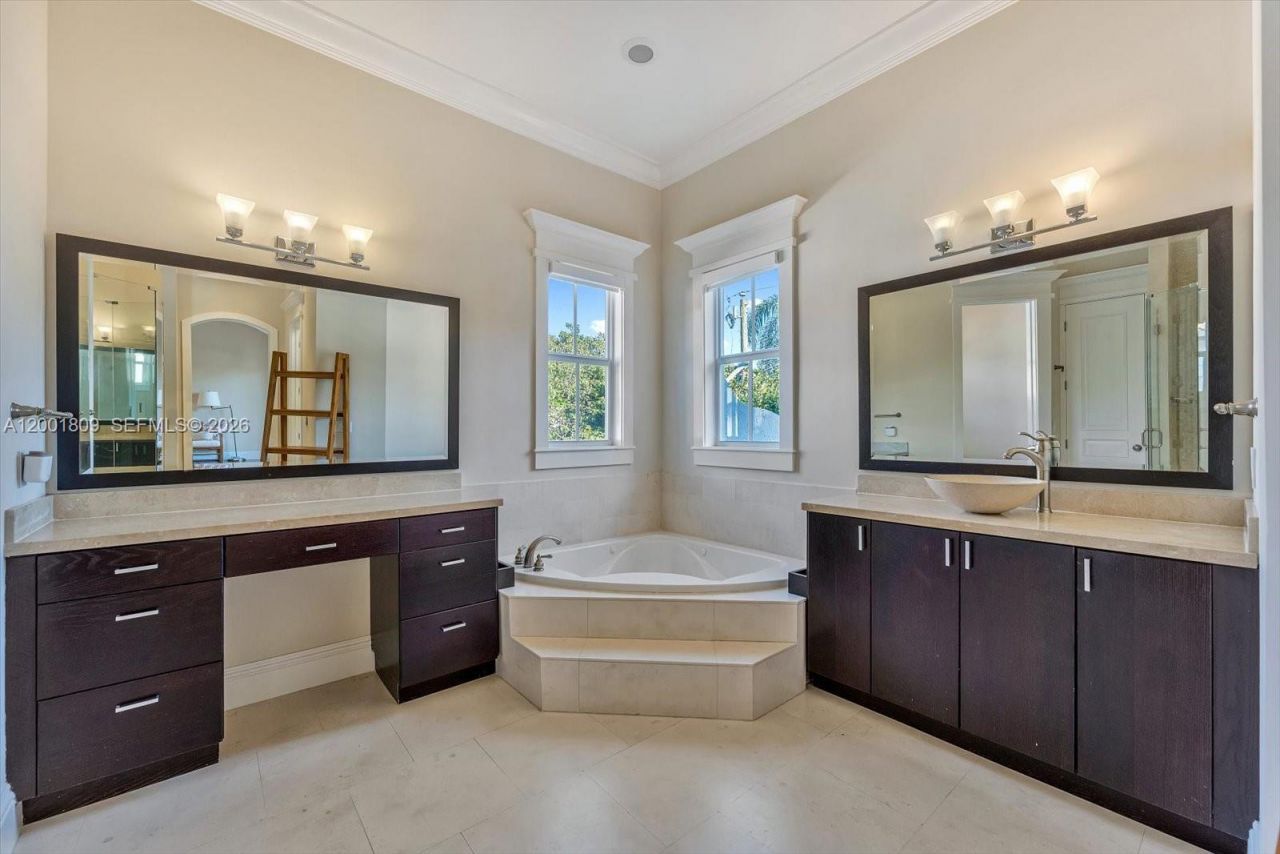 4090 Barbarossa Ave , Miami, FL 33133 Photo