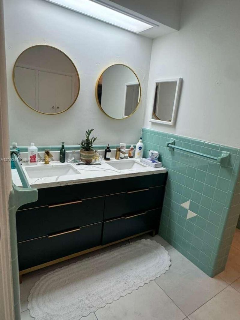 3600 SW 26th St, Miami, FL 33133 Photo