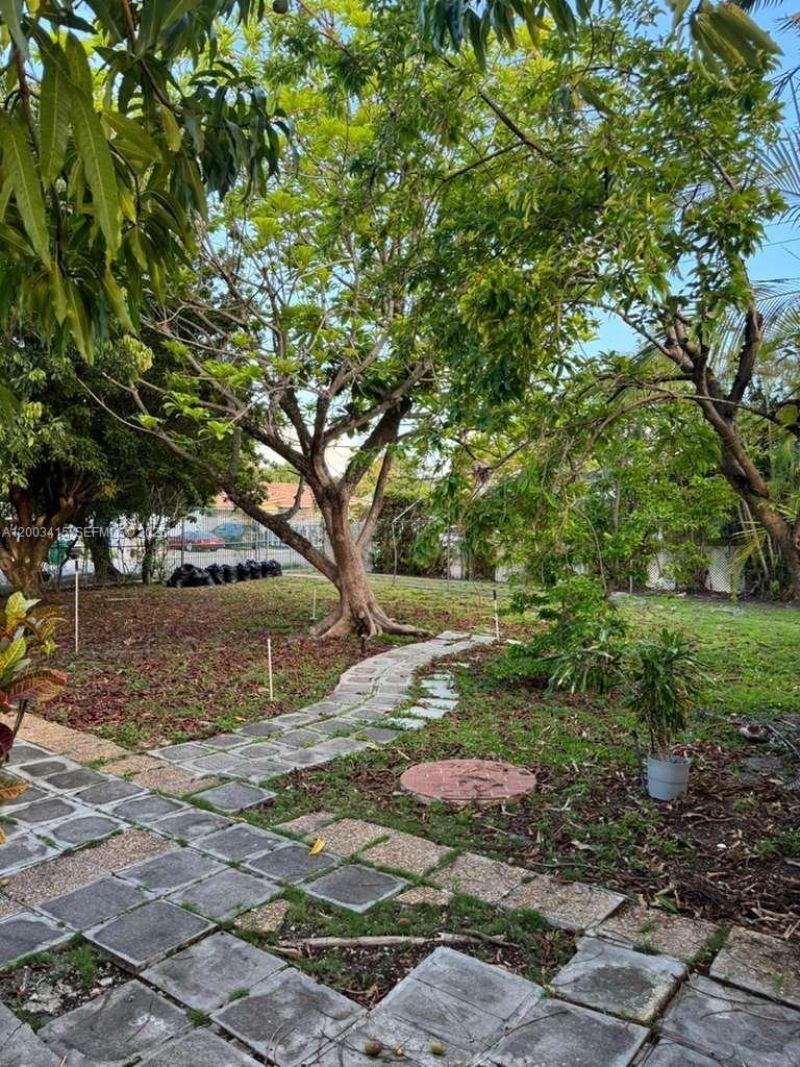 3600 SW 26th St , Miami, FL 33133 Photo