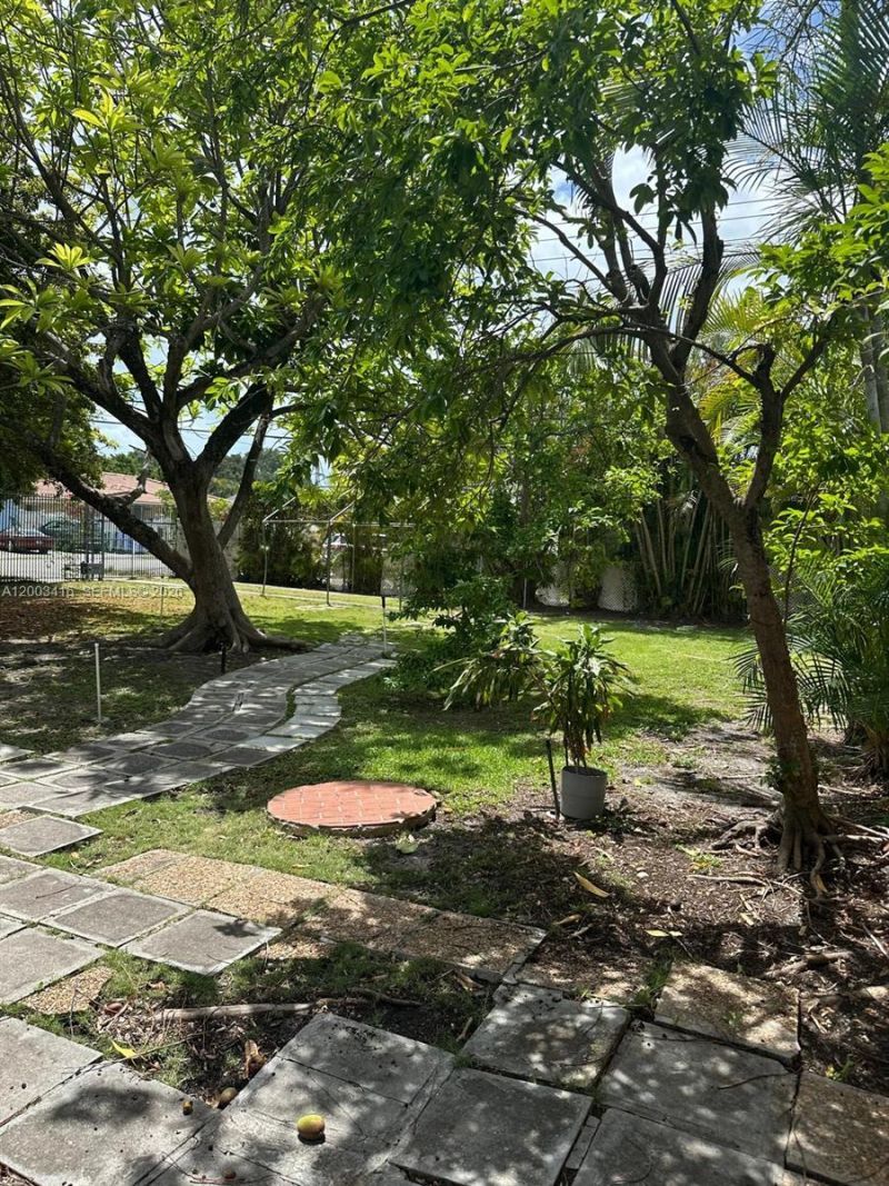 3600 SW 26th St, Miami, FL 33133 Photo