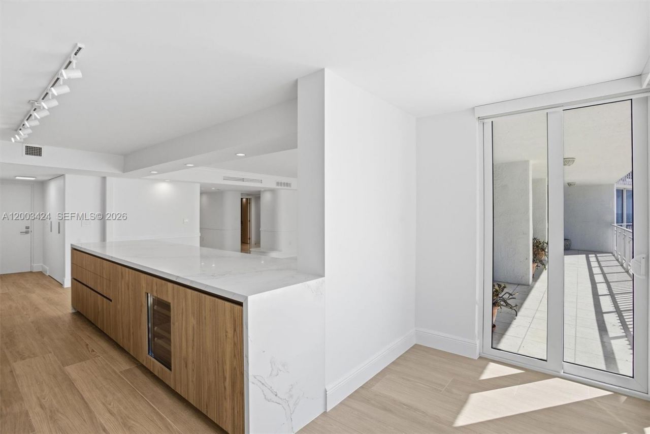 600 Grapetree Dr, Unit 4BS, Key Biscayne, FL 33149 Photo