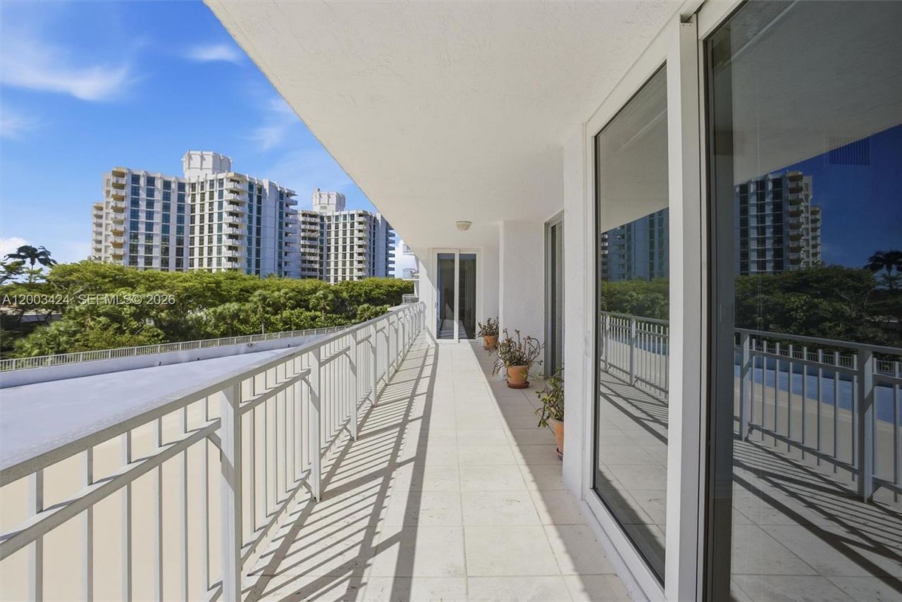 600 Grapetree Dr, Unit 4BS, Key Biscayne, FL 33149 Photo