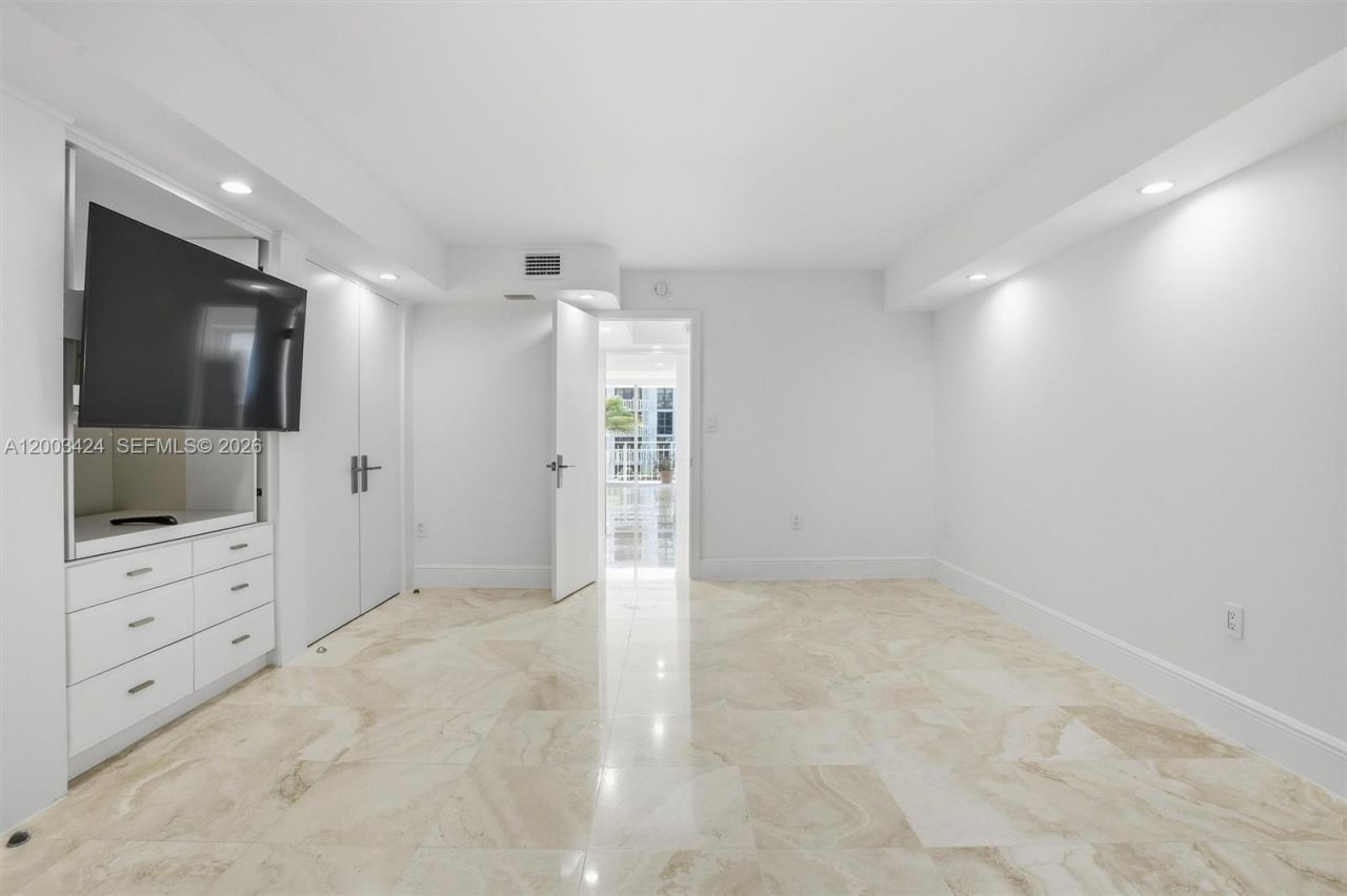 600 Grapetree Dr, Unit 4BS, Key Biscayne, FL 33149 Photo