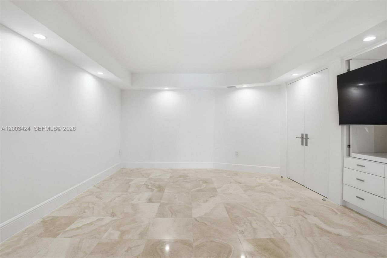 600 Grapetree Dr, Unit 4BS, Key Biscayne, FL 33149 Photo