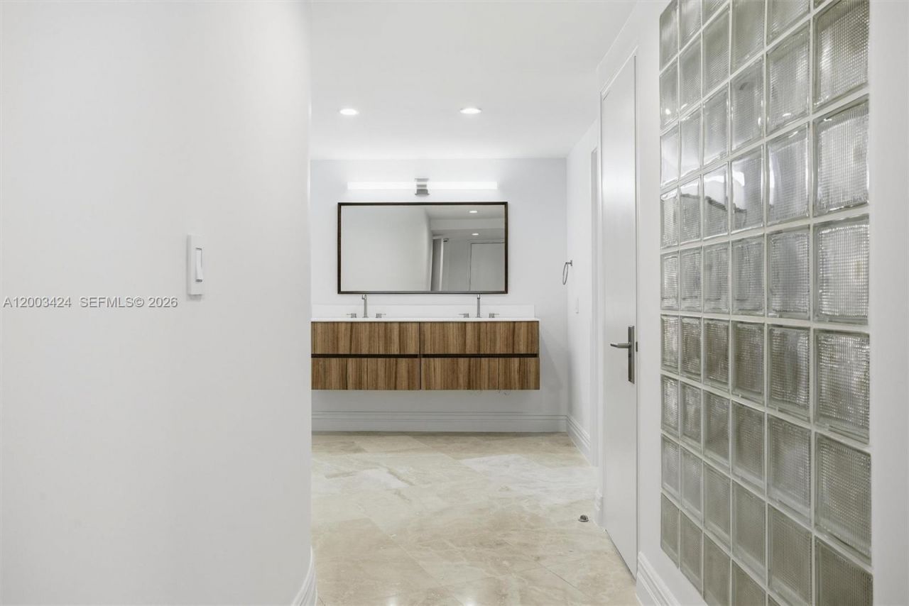 600 Grapetree Dr, Unit 4BS, Key Biscayne, FL 33149 Photo