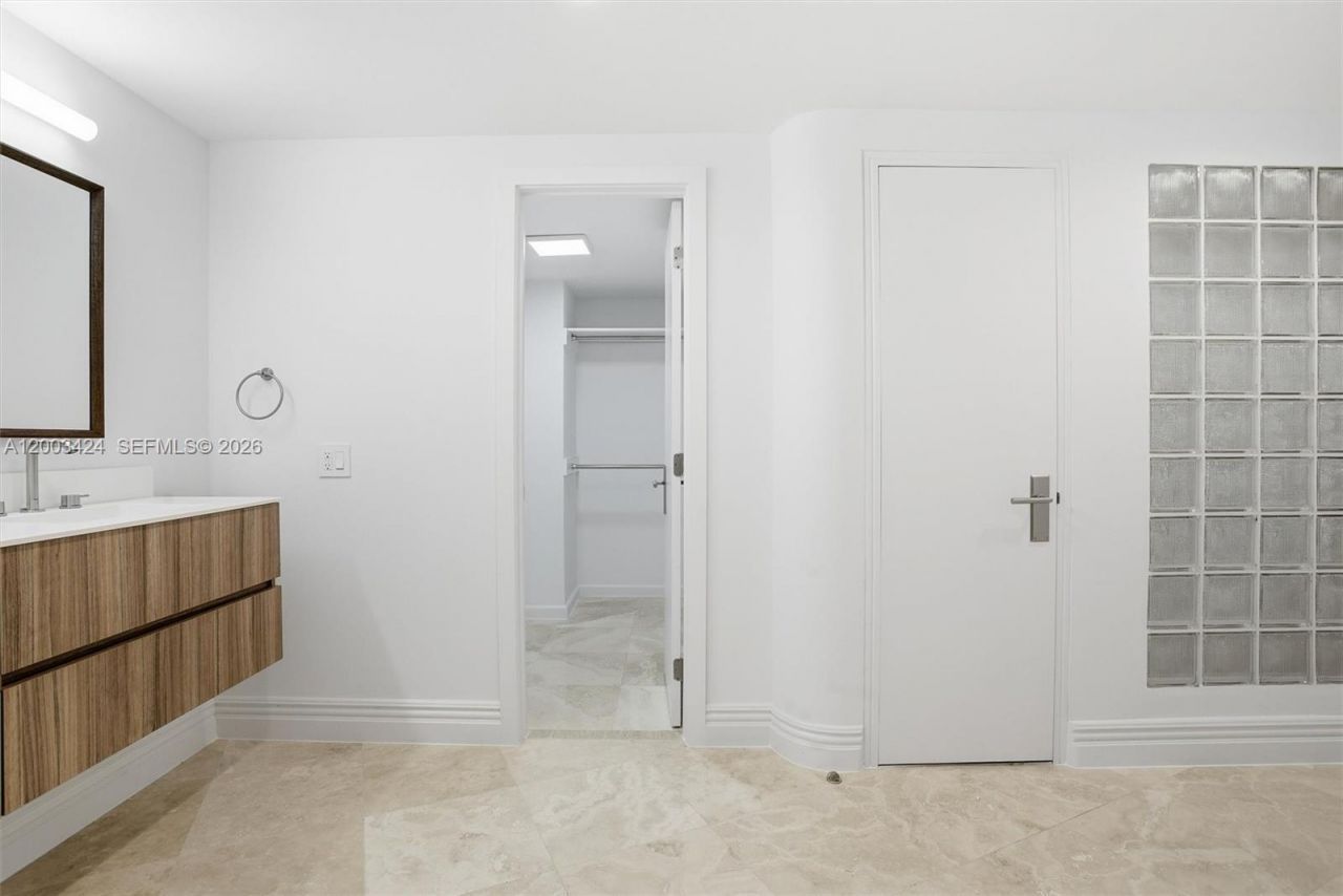 600 Grapetree Dr, Unit 4BS, Key Biscayne, FL 33149 Photo