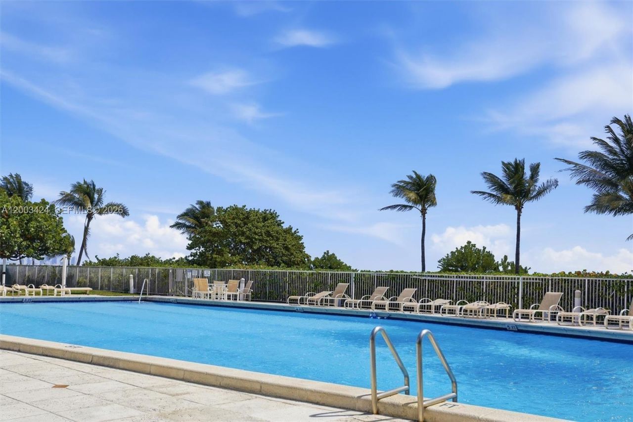 600 Grapetree Dr, Unit 4BS, Key Biscayne, FL 33149 Photo